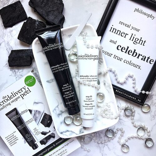 <div class="photoCaption">New from @lovephilosophy : Microdelivery Detoxifying Oxygen Peel, a 2-step process that's said to deliver an instant boost of oxygen to your skin for an immediate and visible skin brightening difference~ tried it for 5 mins on my hands, and yes, there was indeed instant brightening (but it faded after a while). Will try it on my face soon so I can review with more accurate results 🤗
-
-
-
#lovephilosophy #philosophyskincare #philosophysg #skincareroutine #skincareblogger #charcoalmask #brightening #facialpeel #clozette #beautyblog #beautyblogger #instabeauty #igbeauty</div>