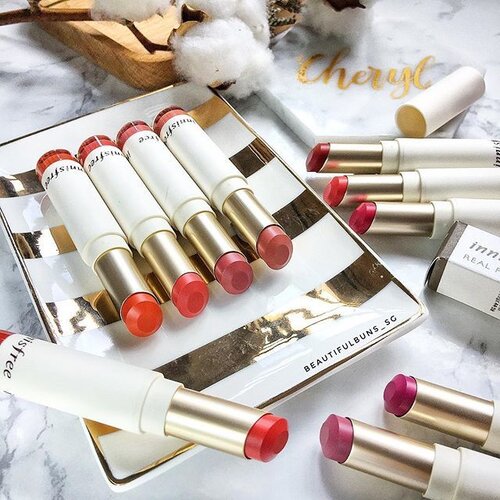 <div class="photoCaption">Tested out these @innisfreesingapore Real Fit Velvet Lipsticks today, and I'm quite liking them! Swatches of all 10 colours will be up on the blog tomorrow 😘💋
-
-
-
#innisfree #innisfreesg #realfitvelvetlipstick #mattelipstick #mattelip #lipstick #이니스프리 #lips #kbeauty #koreanbeauty #koreanmakeup #clozette #beauty #beautyblog #beautyblogger #instabeauty #igbeauty #lips #naturalmakeup</div>