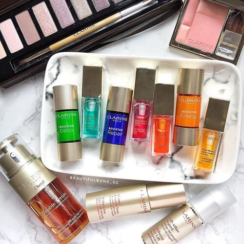 <div class="photoCaption">Forget the light at the end of the tunnel - with the weekend being just a day away, it's all rainbows and glitter galore! 🌈✨ have you tried out Clarins' new Lip Comfort Oils yet? They come in 7 shades of sheer natural tints, and one even has a minty sensation. The applicator is amayzingly soft and my lips are kept looking plump and succulent (that's right 💋) the entire day! They're available at SGD$36 each. -
-
-
#clarins #clarinssg #lipcomfortoil #doubleserum #eyeshadowpalette #nudeblush #skinbooster #instabeauty #instamakeup #instaskincare #igskincare #igmakeup #igbeauty #clozette #rainbow #colours #🌈 #flatlayoftheday #lips #liptint #serum #antiaging #클라란스</div>