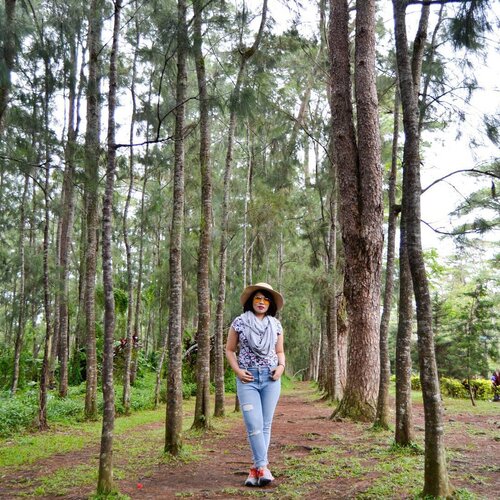 <div class="photoCaption">Still in my Baguio #ootd series scarf version. 😁
#qingsstyledotcom #clozette #pampangabasedfashionblogger #pampangabloggers
#PampangaDigitalInfluencers #teamPDI #qingTravels</div>