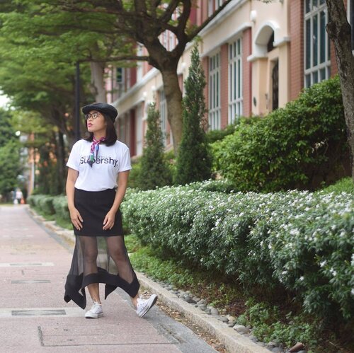 <div class="photoCaption">Street cred 🚦Like what my shirt says, I am SUPERSHY 😂😂😂 Get your parody shirts and statement tees at @omft.sg ❤️ Check out with the code hanna15 to enjoy 15% discount across all items, including sale tees! 😎😎😎 #omftsg #clozette</div>