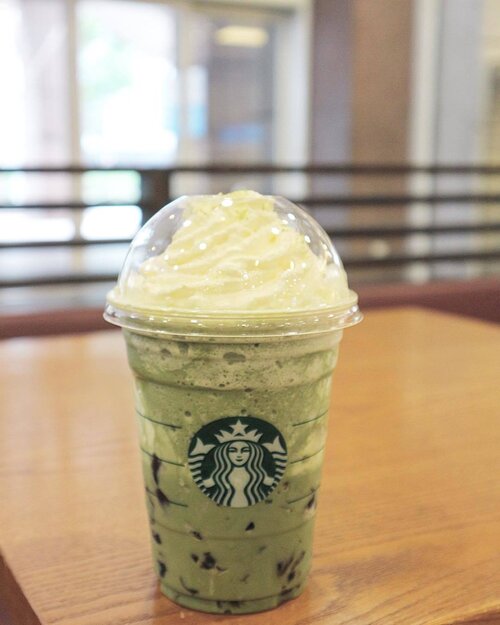 <div class="photoCaption">Obsessed with Matcha Earl Grey Tea @starbucks ! 💚 I've had this drink at Singapore & now Malaysia. 🤗 I hope we have this flavor too in the PH! 🤤🤤🤤 @starbucksph #Starbucks</div>