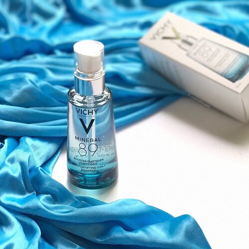 <div class="photoCaption">Finally! The @vichy_sg #Mineral89 #skincare review is up! There's a sweet pH test and full on ingredients analysis too! I found this to be a light textured #hydrating #gel #serum with humectant properties, and as a basic #hydration product that won't irritate #sensitiveskin, this is a great choice. You can also go to https://goo.gl/QW8asL to get a free 7 day trial!
___________________
#clozette #igskincare #igbeauty #instabeauty #instaskincare #cosme #drugstorebeauty #drugstoreskincare #drugstoreproducts #vichysg #Vichy #hyaluronicacid #skinbooster #skincareroutine #skincareaddict #skincareproducts #skincarejunkie #nofilter #iphoneonly #moisturizer #mineralizingwater #thermalwater</div>