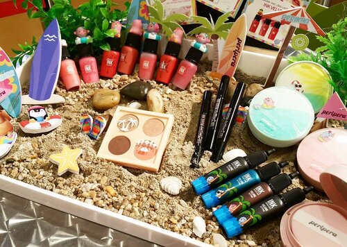 <div class="photoCaption">#Summer #makeup essentials by Peripera & Clio to keep you looking flawless 😉
Let's pack up for a tropical #beach getaway. Who knows I might meet a #hottie Zac Effron 💭 (oops...I meant lookalike ) 😎
#beautyblogger #bbblogger #peripera #clio #tropicalhipster #igers #igersmalaysia
#rollwithcarol #carolbeauty #beauty #cosmetics #kbeauty #throwback #makeupaddict #makeuplover #beautyjunkie #makeupaddict #clozette</div>