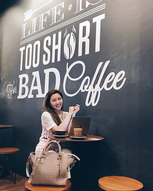 <div class="photoCaption">Life is too short for bad coffee. Amen to that! // T'was a productive meet at @joendough located at Square 2 mall. 😀 I always opt for their flat white and thankful for the decaf option, so I can have my coffee and sleep. 😌 Go download @ShopFarEast app now if you haven't, so when you spend at any of the 13 Far East Malls, you can earn points and can redeem your favourite items/vouchers hence stretching your dollar further! 👍🏻 pc:@melissajaneferosha #stylewithena #enabites #FarEastMalls #ShopFarEast #Joendough #mizzuesg</div>