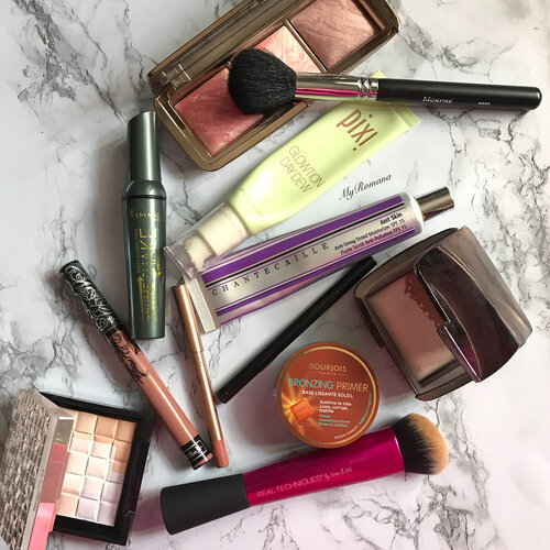 <div class="photoCaption">You have no idea how happy I feel when I go through my #makeupcollection to pick my #makeupoftheday
•
•
Today's picks was all about giving a healthy "glow from within" look.
•
•
I'm no beauty guru but I stand by what I said about @rimmellondonuk Volume Shake Mascara. It gives me volume, curl, and most importantly does not smudge.
•
•
#MyRomana #clozette</div>