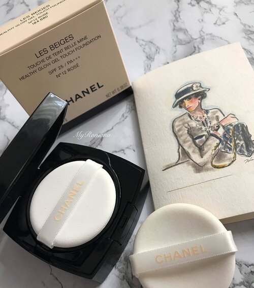 <div class="photoCaption">My highly anticipated haul @chanelofficial #LesBeiges Gel Touch Foundation
I mistakenly thought it was going to be a regular cushion foundation like others in my collection.
However upon seeing and trying it on yesterday I was pleasantly surprised.
The makeup puff/pad alone feels oh-so-luxe.👌🏻 Btw it is washable and you are advised to wash it after every 2 uses.
Packaging wise:-
Take note that once opened I wouldn't recommend travelling with it(either air travel or even your daily makeup bag).
It has a tendency to leak and you are advised to make sure it stays flat to avoid the risk of spillage. So this will stay at home on my vanity table.
Texture:-
It is gel-like & quite liquidy unlike my other "cushions".
Not a bad thing cos I actually love this.
Coverage:-
To me it is sheer to medium.
Suitable also as a touch up over your foundation.
It says that it is a refillable compact but when I asked, I was told there aren't any refills for sale(but another Chanel counter told me the refill stocks have yet to arrive).
So this is confusing.
Do I like this Les Beige cushion?
Well, if you're familiar with the Les Beiges line, you'd know the familiar scent. Tbh I don't like the scent. But since I do like the way this foundation felt & looked on me(i showed this on #snapchat), I bought it anyway.
•
•
Not many shades available for now(at least), just 6.
•
•
#MyRomana #clozette #chanel #chanellesbeiges</div>