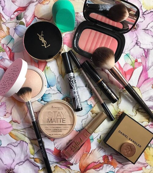 <div class="photoCaption">Quick and easy #makeupoftheday using @yslbeauty Fusion Ink Cushion Foundation for the 1st time today.
Curled my lashes with @chanelofficial eye lash curler and applied 2 coats of @rimmellondonuk Extra Super Lash Mascara
•
•
#MyRomana #clozette #motd</div>
