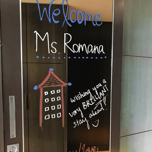 <div class="photoCaption">In #Singapore for @loveforskincare 's birthday.
First time staying at @singaporemarriott
Thank you for such a lovely welcome.
x, RHS
#MyRomana #clozette #SingaporeMarriott #lifestyle</div>