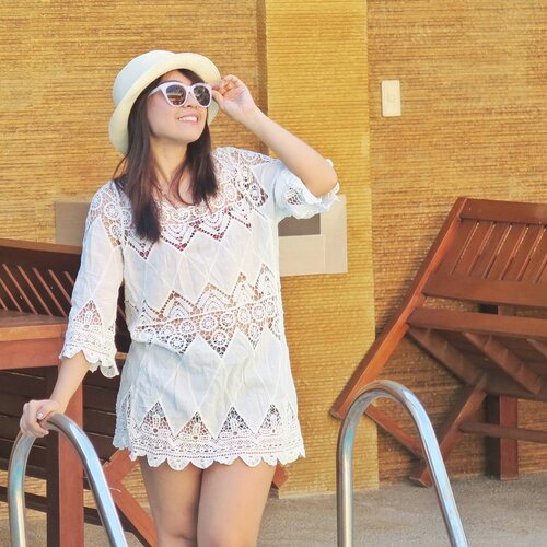 <div class="photoCaption">Summer is ❤ What are you guys up to this long weekend?PS. Bangkok, Thailand Vlog Part 1 is finally up on Gen-zelTV or just click the link on my profile! Part 2 tomorrow, Part 3 and Bangkok Haul this weekend! 😘Enjoy! ❤#GenzelWearsSpecs @flyshadesDress @snc.phHat @uniqlophofficial#summer2017 #clozette #pilipinasootd</div>