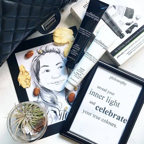 <div class="photoCaption">Now here's a whitening skincare that works! The new @lovephilosophy Microdelivery Detoxifying Oxygen Peel is a powerful dual- step treatment:
✨Charcoal layer helps to draw out impurities and detox stressed skin
✨a second self bubbling layer to plump skin for radiance
.. And the results are immediate! Head over to check out the amazing results in my InstaStories!
This set will be avail from 17 Aug, at $89. Thank you @wom_sgpr & #PhilosophySg for the delish dinner preview!
.
.
#clozette #slaytheflatlay #tgif #cleobuzz #skincaretalk #skincarejunkie #flatlay #beautymafia #wefie #beautytalk #bblogger #ontheface #instabeauty #beautynews #beautychat</div>