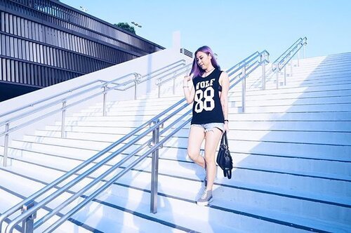 <div class="photoCaption">I obviously miss my coloured hair so much 🙈 📸: @ena_teo ----
#ladies_journal #lookbook #ootd #fashion #clozette #clozetteid</div>