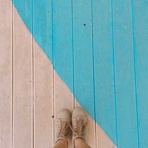 <div class="photoCaption">We're homebound and ready to dress down. What's your favourite 'chill at home' outfit? Share it with the Community by using #Clozette. // 📷 #ClozetteAmbassador @cessmirandilla</div>