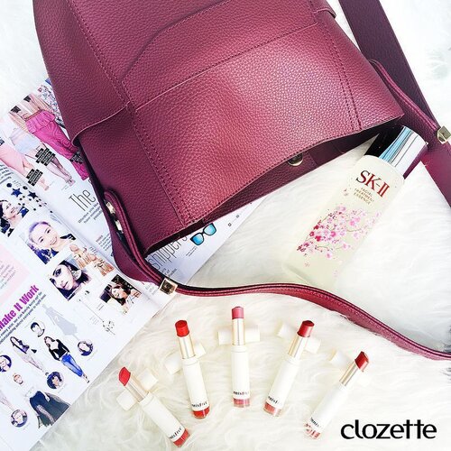 <div class="photoCaption">Spill! Who keeps more than one lipstick in their bag? Our #ZaloraSG x @rizalman71 Ribag is packed with #SKII's Sakura Limited Edition Facial Treatment Essence and five shades of #innisfreeSingapore's Real Fit Velvet Lipstick! #Clozette #ClozetteSHOTS #Realfitvelvetlipstick
Want to be a Clozetter? Join our community today at www.clozette.co for more tips on beauty and fashion! #Clozette #ClozetteSHOTS</div>