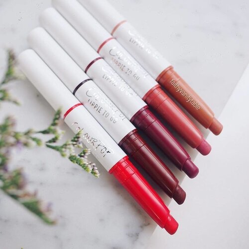 <div class="photoCaption">Let the shade of your lippie speak for you. What's your colour choice today? #Clozette // 📷 #ClozetteAmbassador @faithyvanitytable</div>