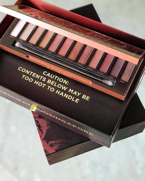 <div class="photoCaption">Burn, baby, burn 🔥 we've got the hots for the @urbandecaycosmetics Naked Heat palette! 12 shades of amber-hued neutrals coming your way this 13 July 2017 - OR hop onto @sephorasg's website for a limited-quantity flash sale on 19 June 2017, 12 midnight! #Clozette #UDSingapore #NakedHeat #SephoraSG</div>