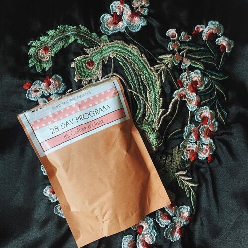 <div class="photoCaption">Read about this product on my blog (LINK IN BIO) I was able to lose 2 kgs in 28 days with the help of SCC's coffee, working out, and sorta cutting down my sugar intake. Head over to my blog 💓</div>