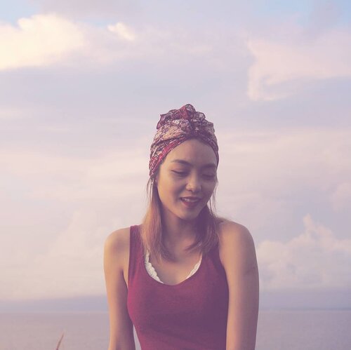 <div class="photoCaption">There was a time when we were young and wild.
It was also then we thought we were old enough to handle any situations that life threw at us.
It was a time when we were young and wild.
#throwback #skies #beautiful #instagram #travel #photography #portrait #clozette #style #casual #headwear #scene #bali #indonesia</div>