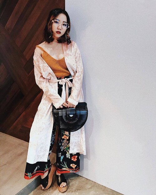 <div class="photoCaption">Be brave, be kind, be yourself //
Last week, instead of my usual cab rides everywhere, I took the train home in this outfit. It's probably one of the best decision ever because it reaffirmed everything that I have always believed in. A stranger came up to me to diss my outfit choice, she basically said I was crazy for dressing up like this. I simply smiled at her and replied "We are all entitled to our opinions and thank you for voicing yours out. I eat, breathe and live for fashion & makeup, so dressing up is something that I do for a living. I hope one day you'll find something to be just as passionate about, something that you look forward to when you wake up. It is one of the most rewarding feeling." I had zero anger, zero negative feelings from her comment, her words empowered me instead. I will not conform to the society's standards of normal, I'm not basic, I am myself. So here I am, sharing my experience in hopes of inspiring you all to be yourself, follow your passion and do what you love. It may be hard work to fight against society's judgement, but I promise you, waking up looking forward to living your life is the most rewarding feeling. Be brave, make your own choices, and always be kind to others irregardless of whatever they have put you through. Happy Friday! 💋
.
#ootd #lookbook #wiwt #chictopia #style #stylexstyle #igfashion #fashion #igsg #sgig #clozette</div>