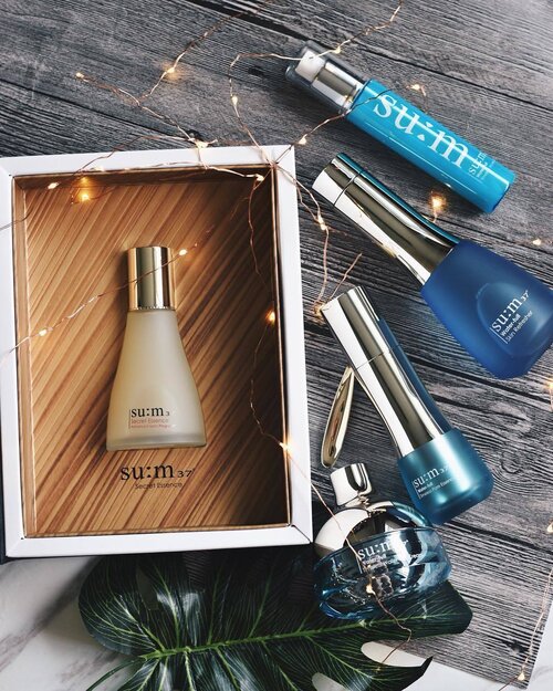 <div class="photoCaption">Extremely excited to share that I've been adding @sum37_official's waterfull range to my daily skincare routine which have helped me improve my skin condition quite a bit. PLUS, the Secret Essence is a godsend 😭 It's concocted from over 80 different types of plants that have been naturally fermented for 365 days to achieve a high skin efficacy!
Also can't wait to share more about their latest range of sunblocks and CC cushion with you guys soon! In the meantime, you can check out my IG stories for more 😘 #sum37sg #sum37secretessence #clozette</div>