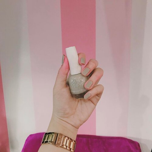 <div class="photoCaption">My nails are #Faby-Lous and ready for summer all thanks to @fabynailsph and @dxpertsalonspa Wearing the color Etruscan Clay from their Faby Nature line! 💕 #clozette #clozetteambassador #Faby-Lous! #ILoveFaby #FabyNailsPh #FabyLoveKolor #DxpertSalon&Faby #IloveDxpertSalon</div>