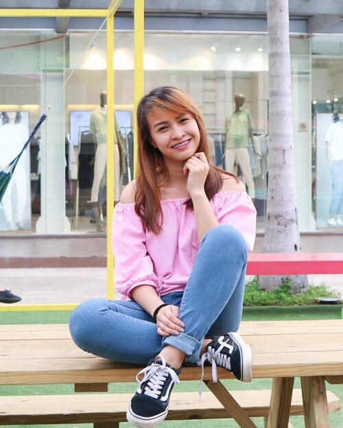 <div class="photoCaption">Me fat 😴 ...#ootd #fashion #basicootd #tumblrposts #bloggerph #monochrome #tumblrgirl #tumblr #blackoutfit #blogger #youtube #youtuber #basic #fashionblogger #portrait #clozette #vscocam #vsco #ishootfilm #selfie #shootfilmstaybroke #artsy #creative #blog #artistic #artist #photography #bloggerstyle</div>