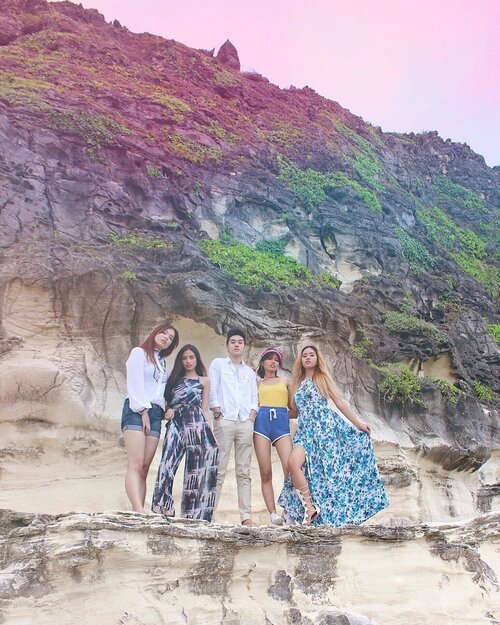 <div class="photoCaption">Life was meant for good friends and great adventures!!! -
-
@pilipinasootd #PilipinasOotd #JamilaJoyceGoesAround #IlocosNorte #Clozette #TravelBuddies</div>