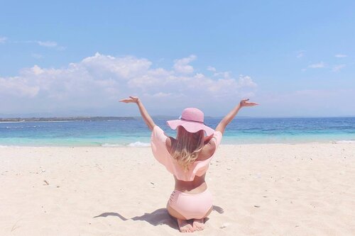 <div class="photoCaption">Watch out for my next trip! 🏖💕 -
-
@pilipinasootd #pIlipinasootd #Clozette #JamilaJoyceGoesAround #BadocIsland #IlocosNorte #Travel</div>