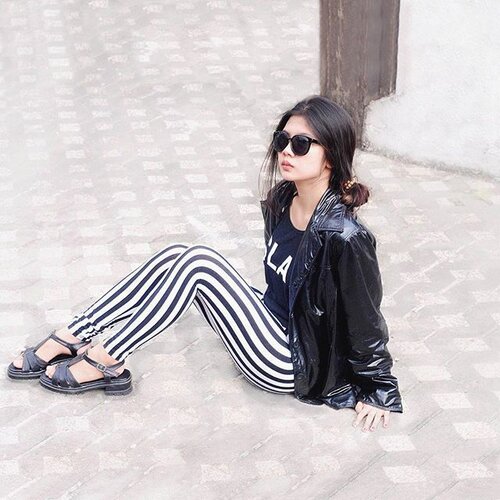 <div class="photoCaption">Selling my preloved clothes — @nuguids_corner
Wearing @justforkikayzgallery @ampersoles @jukaykayatbp & @ohsunnies #clozette</div>