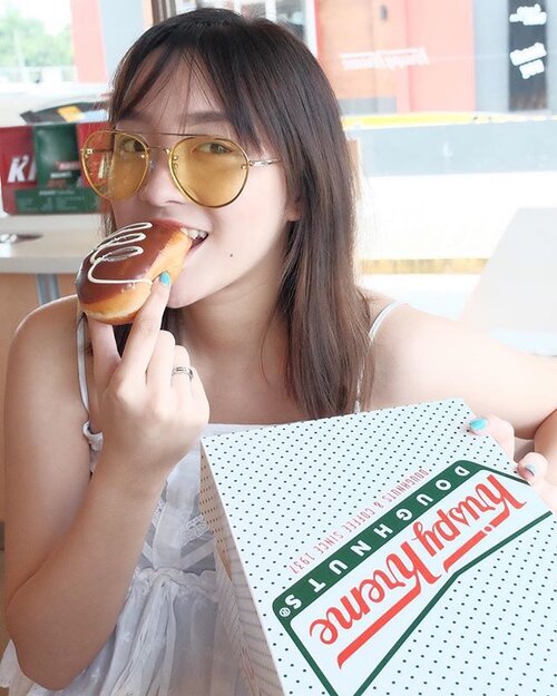 <div class="photoCaption">Repost😩 : "Wholesome goodness in a box" @krispykreme @krispykremeph #krispykreme #doughnuts #doughnutsandcoffee #foodie #food #fujifilm #fujifilmph #fujifilm_xseries @clozette #clozette #clozetteco @fujifilmph @fujifilmphlifestyle 📸 @joms_santilices</div>