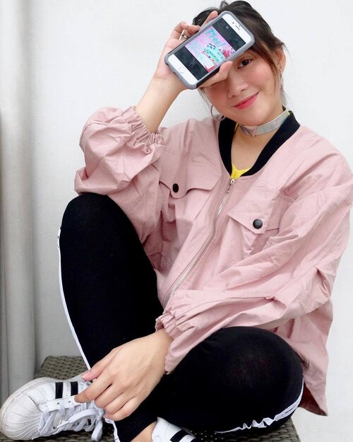 <div class="photoCaption">Fashion, Sneaker & Gadget SALE alert! First 1000 regrammers get free tickets to @trendsetterteam bazaar this July 7-9 at the world trade center! Check their feed and look for this photo to find out how!!!</div>