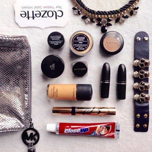 <div class="photoCaption">Few things inside My Kikay kit I can’t live without; Foundation, Blush, Eyeliner, Mascara, Lippie and Closeup deep action toothpaste! What's yours? Share your Kikay kit by joining Clozette X Closeup My Kikay Kit Instagram Contest and stand a chance to win a Kikay Goodie Bag worth PHP1000! #Clozette #CloseUpPH #KikayKitXCloseUp www.clozette.co/closeup</div>