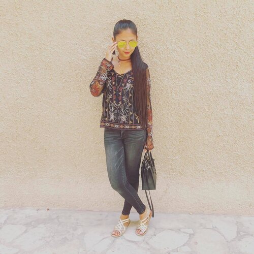<div class="photoCaption">Wearing @americaneagleme jeans, blouse, sandals ❤️ Lookbook Video Search TAUYANM on #Youtube 🎥 Blog link on my bio 🖥 #dubai #dubaibloggers #uaeblogger #dubaiyoutuber #mydubai #ootd #instadaily #f4f #liketkit #like4like #followme #follow4follow #fashion #lookbook #ootdmagazine #dubaiootd #streetstyle #aeo #aeostyle #tishtashtalks #americaneagleoutfitters #blogger #style #lookoftheday #instafashion #filipina #clozette #weallcan #shopbop</div>