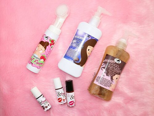 <div class="photoCaption">Thank you so much @skincarehubph for sending these items! Always excited to try out new products 😊 #clozette</div>
