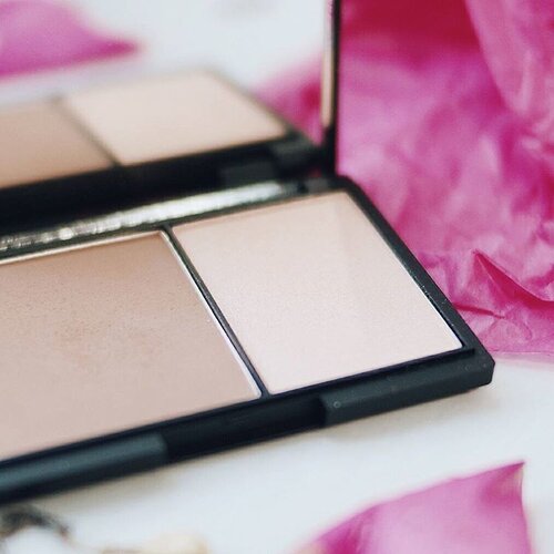 <div class="photoCaption">Shared this face contour kit on my blog! Is it worth it? Check the link in my bio 💋
#vscophilippines #clozette #sleekmakeup</div>