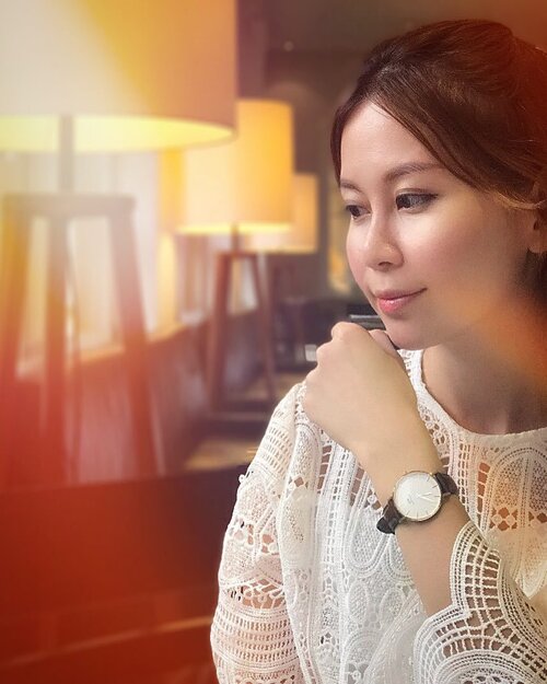 <div class="photoCaption">Loving this timeless piece from @danielwellington. Use my code "ReginaSG" for 15% off all products on http://www.danielwellington.com! #danielwellington</div>