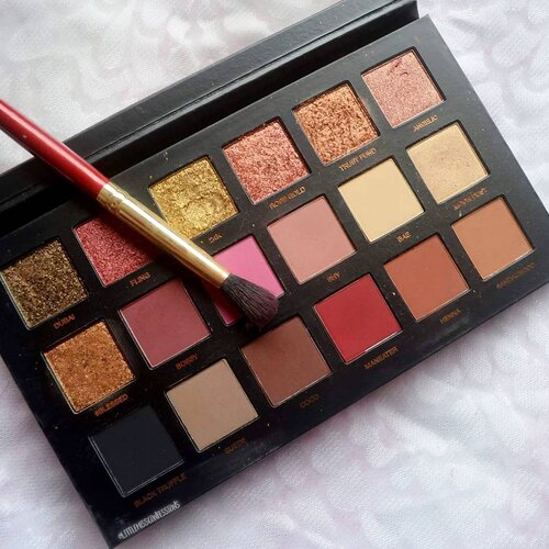 <div class="photoCaption">Can never get enough of my @hudabeauty Rosegold Eyeshadow Palette 😍 .
.
.
#eyeshadow #colours beautyjunkie #clozette #makeupaddict #makeupslaves #slave2beauty #makeupjunkie #makeupobsessed #allaboutface #makeupfanatic1 #beautyblogger #makeupgoals #hudabeauty #sgmakeup #makeupbloggers #sgbeauty #sgigbeauty #desi #wakeupandmakeup #sgmua #makeupmess #beautytalk #beautyful</div>