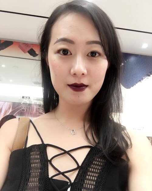 <div class="photoCaption">I'm on NARS Audacious Lipstick shade LIV #narssg #whatmakesyoublush #narsorgasmliquidblush #narsaudacious</div>