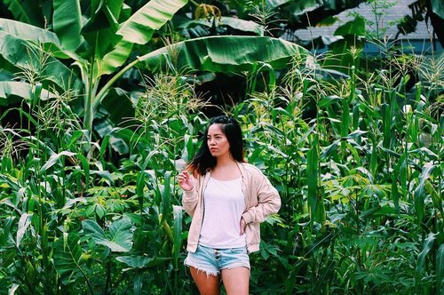<div class="photoCaption">When it's cold, but not as cold as your heart. Charot ❤️
.
.
.
#clozette #clozetteco #stylesurgeryblog #bloggersph #pilipinasootd #ootdph #hugot #lol #vscoph #vscopinas #rainyseason #wiwt</div>
