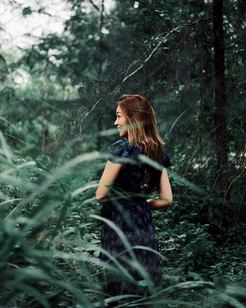 <div class="photoCaption">L U S H 🌿🍃🌱 | Let's escape to the woods and say yes to new adventures.
.
.
.
.
#ootd #clozette #coordinatesoffrisbee #igers #igsg #sgblogger #fashionblogger 📷: @lensofmira</div>