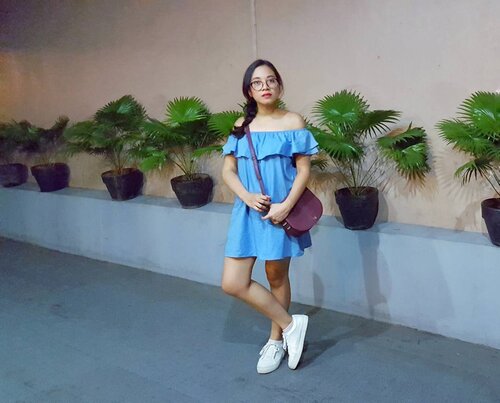<div class="photoCaption">Last night, outside the acoustic stage of #fetedelamusique, my face achieve full confusion: "why am I standing by myself here?" #clozette</div>