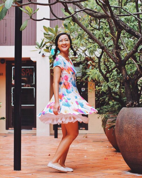 <div class="photoCaption">Living life in colours. 🌈 @umeko_fashion Angelic Eyes Mummy-Daughter Rainbow Coloured Tulip Twin Dress now launched in our stores & e-marketplaces! 💜💚💙❤️💛 #AngelicEyes #clozette</div>