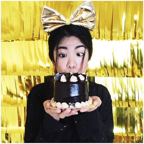 <div class="photoCaption">Thank you everyone who greeted me on my birthday! Indeed, It was a fruitful year. I love you all. 😘 #clozette #promdichic</div>