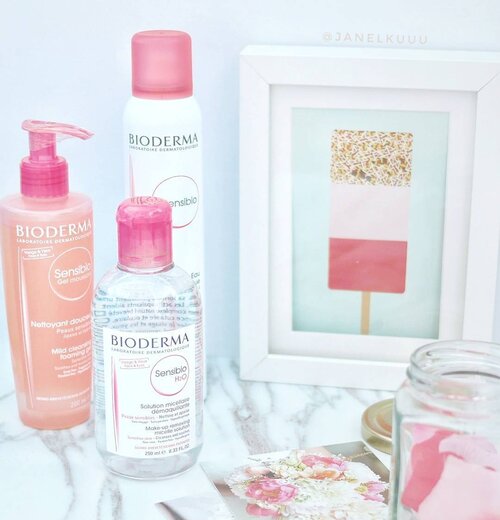 <div class="photoCaption">Good mornings start with good skincare. Bioderma is extremely gentle to the skin. Plus! I like how its paraben-free, soap-free, alcohol-free and hypoallergenic. 💕
#bioderma #biodermasensibio
#biodermasg</div>