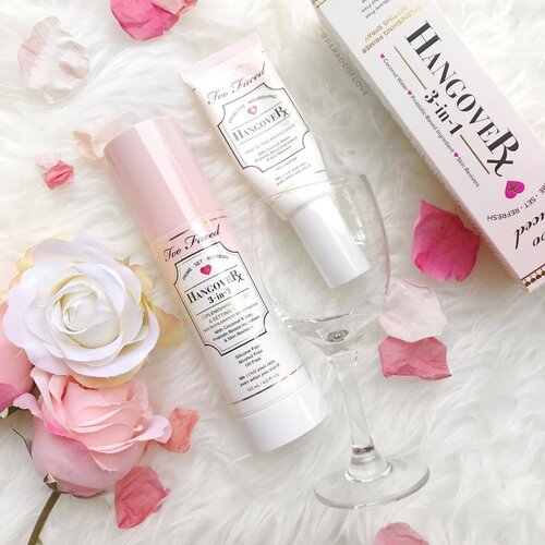 <div class="photoCaption">Hangover? Fret not! The @toofaced Hangover 3-in-1 Replenishing Primer & Setting Spray is here to save your skin! 💦 With refreshing and hydrating coconut water and skin revivers, be sure to still look fresh after a crazy drinks night out. 🌴🍹 Already a fan of the Hangover Primer, this is the perfect addition to my #makeup routine!
-
-
#clozette #makeupjunkie #makeupflatlay #makeupoftheday #hangoverprimer #hangoversquad #hangoverkit ##makeuptalk #makeupmess #makeuppicks #makeuplover #makeupaddict #beautyaddict #makeupobsessed #beautyjunkie #wakeupandmakeup #igsg #igsgbeauty #beautybloggersg #slave2beauty #instabeauty #instadaily #trendmood</div>