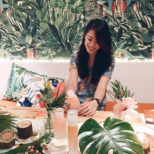 <div class="photoCaption">Last night's discovery of the @laneigesg Fresh Calming line, formulated with Litchi extract and deep sea water 🌊 for ample hydration. Swipe right for the full range launching on 30 June! Available at SGD30-48.
-
-
#clozette #laneige #laneigesg #freshcalming #serum #morningmask #Essence #toner #라네즈 #kbeauty #koreanskincare #koreanbeauty</div>