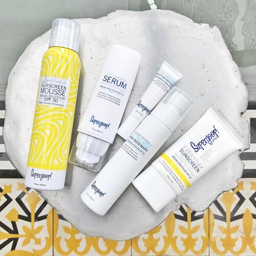 <div class="photoCaption">The sun's really relentless these days. Don't forget your SPF! Featuring @supergoop's glorious range of products to keep your skin well protected from the sun's rays. I love the Defense Refresh Setting Mist with Rosemary - smells really good and has SPF50 PA+++ too! Available in @sephorasg. 🌼🌴☀️
-
-
#sunscreen #clozette #beauty #skincare #skincaremenu #skincarepicks #skincaretalk #supergoop #sephorasg #sephora #supergoopsg #yellow #sunsout #spf #sunblock #sundefense #sunprotection #settingmist #eyecream #serum #skincarejunkie</div>