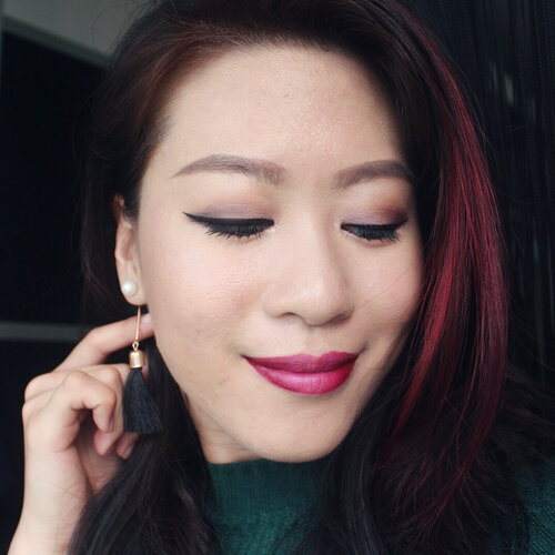 <div class="photoCaption">Plum, berry and purple hues. 💜
- Brows: @benefitcosmeticssg Goof Proof Brow Pencil
- Eyes: @tartecosmetics Tartelette Eye Shadow Palette, @lorealmakeup Superstar Duo Designer Eyeliner, @toofaced Better Than Sex Waterproof Mascara
- Face: @katvondbeauty Lock-it Foundation, @itcosmetics Bye Bye Pores Pressed Powder
- Lips: @palladiosg Velvet Matte Metallic Lip Cream in Lavish, #KatVonD Ever Lasting Liquid Lipstick in Mother, Kat Von D Alchemist Palette in Amethyst
-
-
#katvondliquidlipstick #clozette #makeuptalk #makeuplook #makeuplife #tartecosmetics #tartelette #alchemistpalette #toofaced #toofacedsea #benefitcosmetics #benefitsg #palladiosg #palladio #lorealmakeup #lorealparissg #lorealparis #redken #redkensg #citybeats #makeupoftheday #motd #lookoftheday</div>