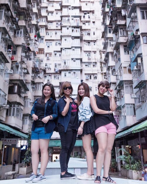 <div class="photoCaption">Hello from Quarry Bay!! Instagram worthy place that heavy editing is definitely a must! Thank you @rendellteo for helping us to take this shot</div>