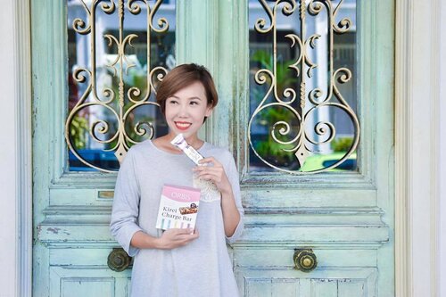 <div class="photoCaption">Sat is a day to run errands and I am so happy to have @orbis_sg NEW Kirei Charge Bar in the bag.
These tasty low calorie energy bar are packed with 15 types of superfood such as Chia Seeds and Quinoa so they are perfect for my dieting plan and keep me away from staying hungry. Happy tummy happy life!</div>